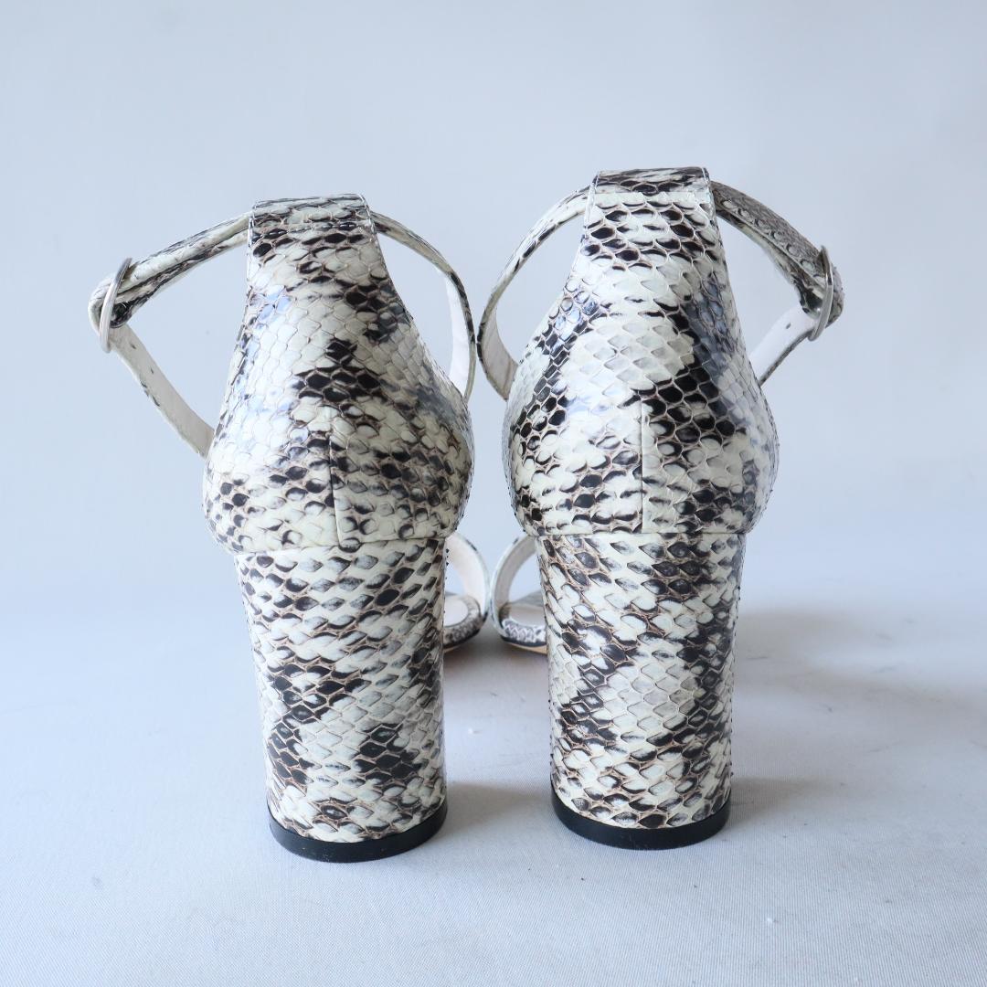 未使用マノロブラニク　7cmヒールサンダル 37 24cm パイソンレザー
