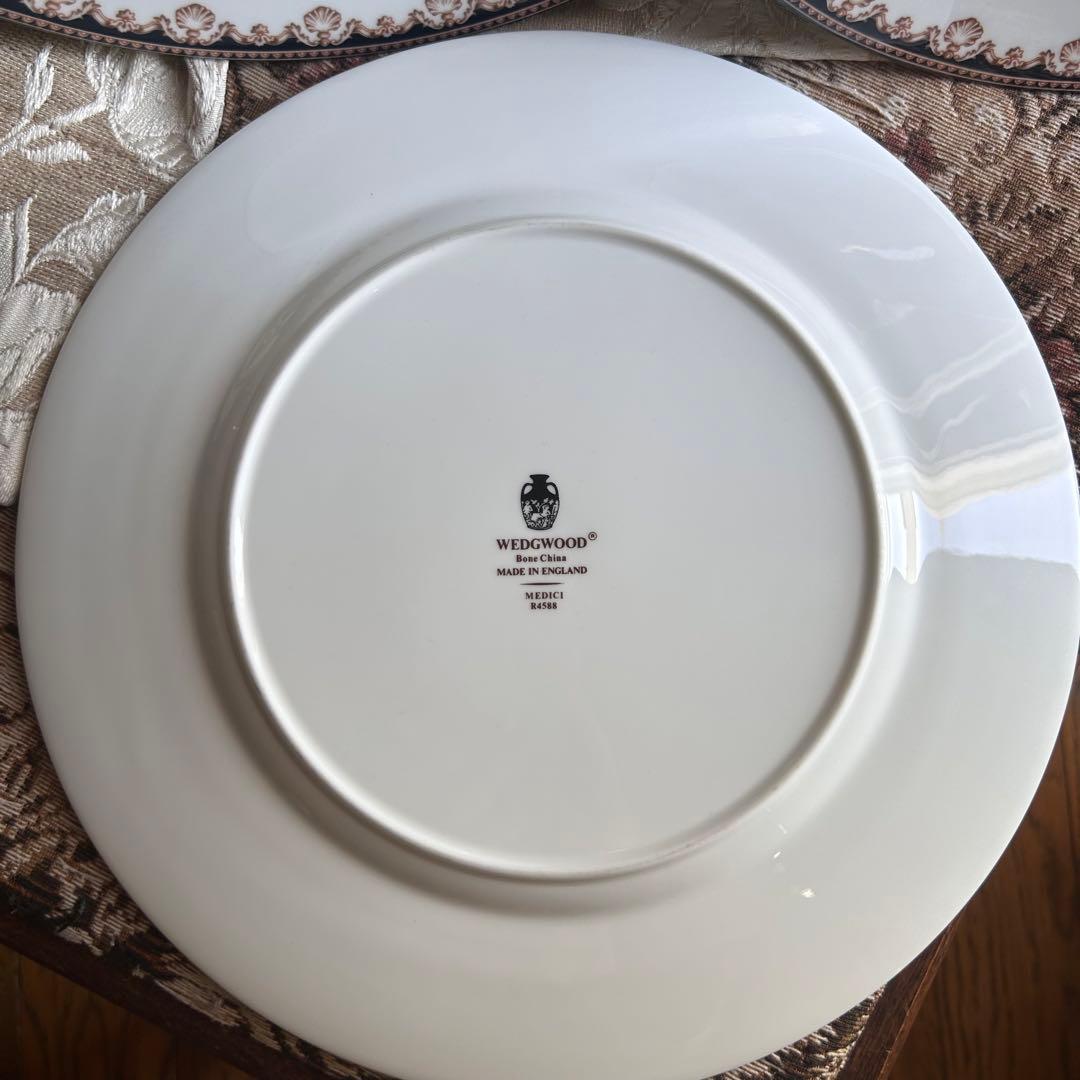 英国製  Medici 英国の気品溢れる 貝殻ディナー皿