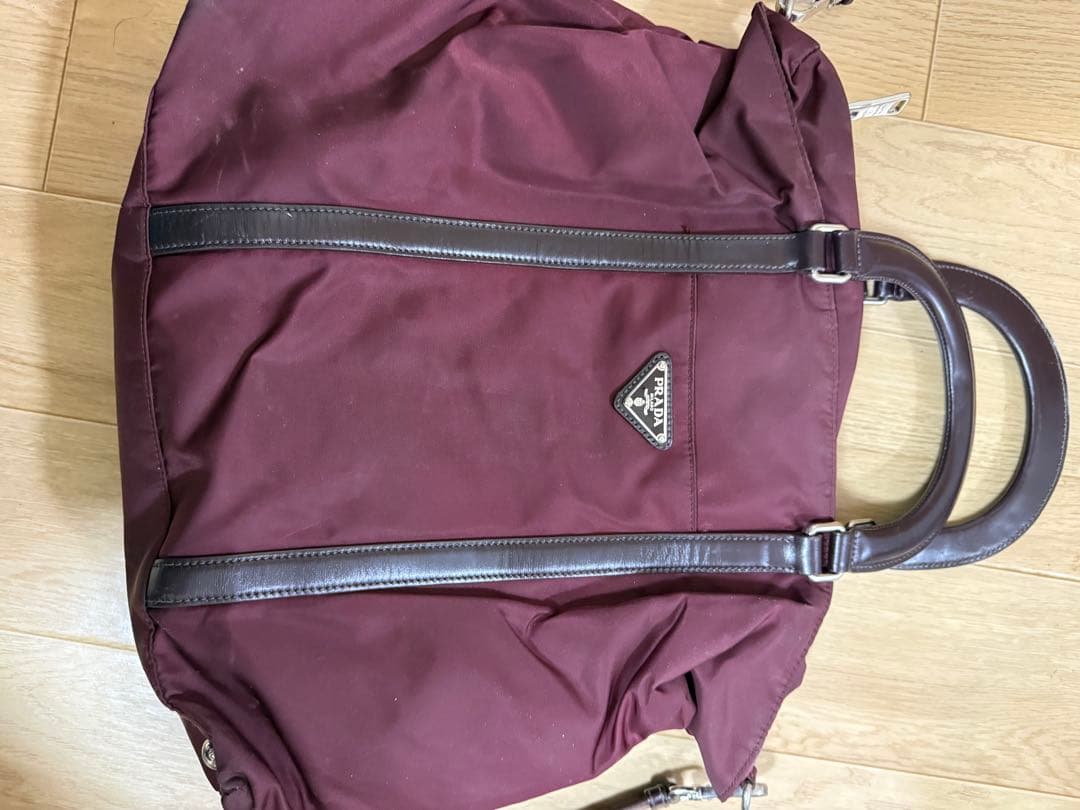 PRADA バーガンディ ショルダーバッグ