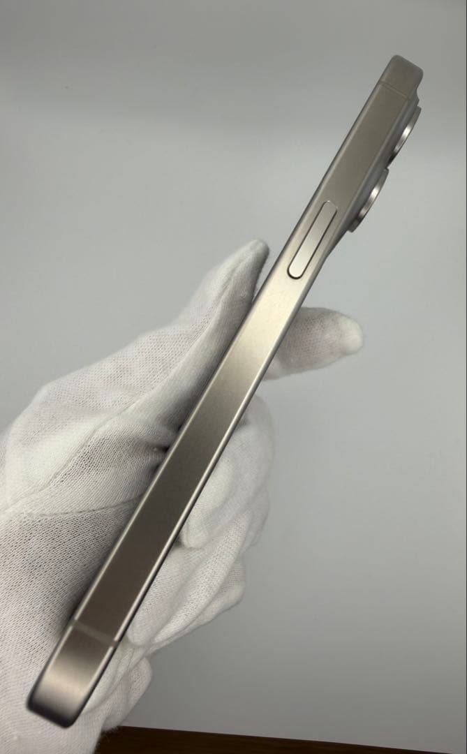 【極美品】iPhone15 Pro 1TB ナチュラルチタニウム SIMフリー