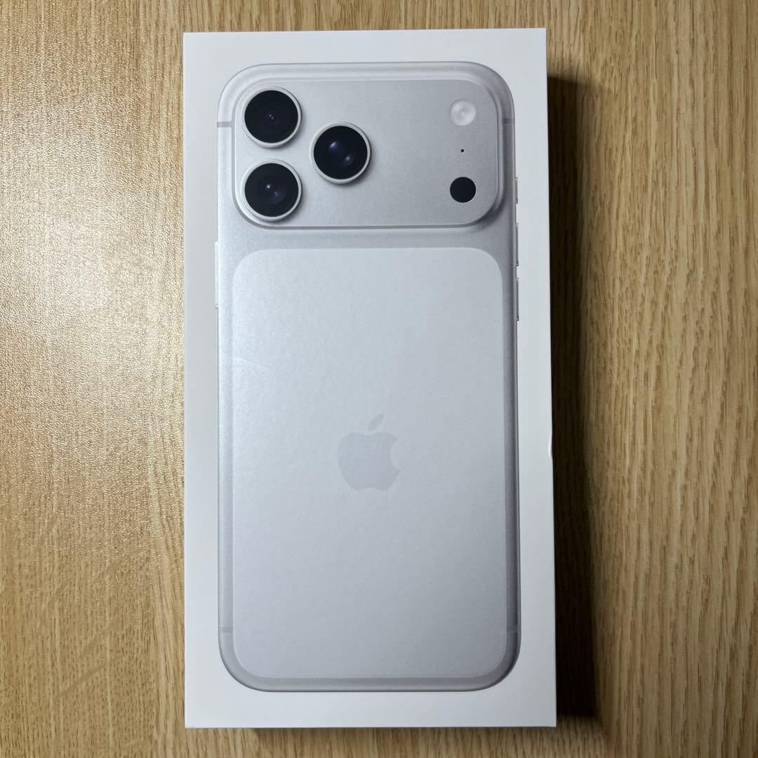 未開封品 iPhone 17ProMax 256GB シルバーSIMフリー