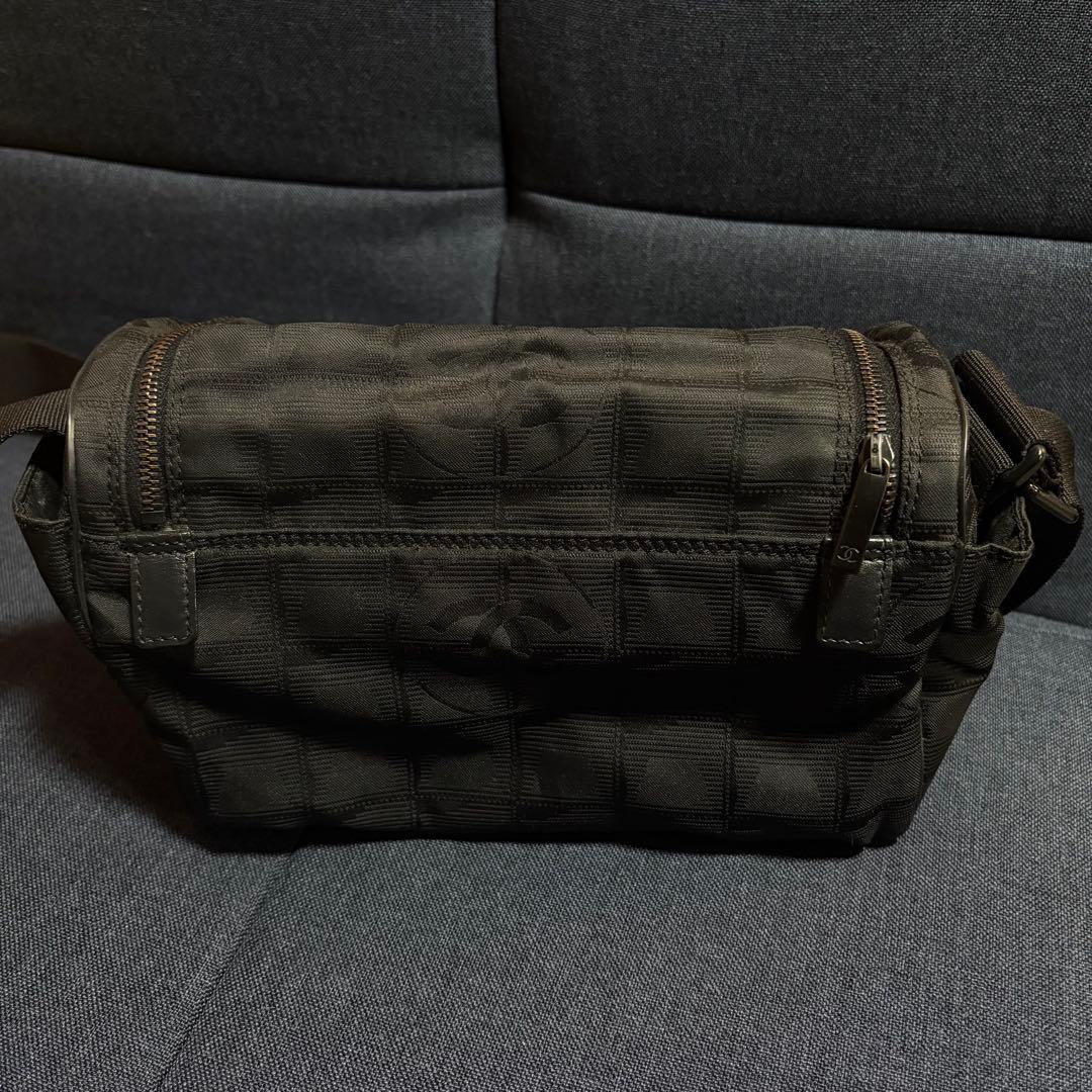 シャネル　ナイロン ブラック ショルダーバッグ