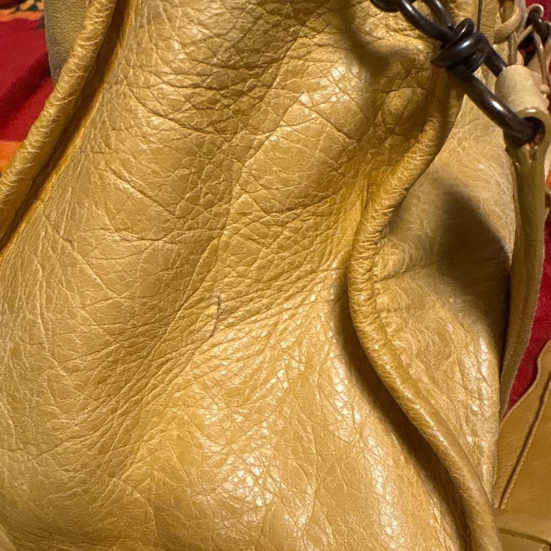 本日祝日にて値下げします！希少❗️バレンシアガ　イエロー レザー ショルダーバック