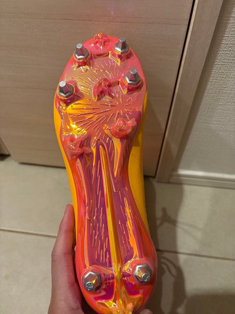 年始セール【新品】最新モデル Puma ULTRA 5 CARBON FG