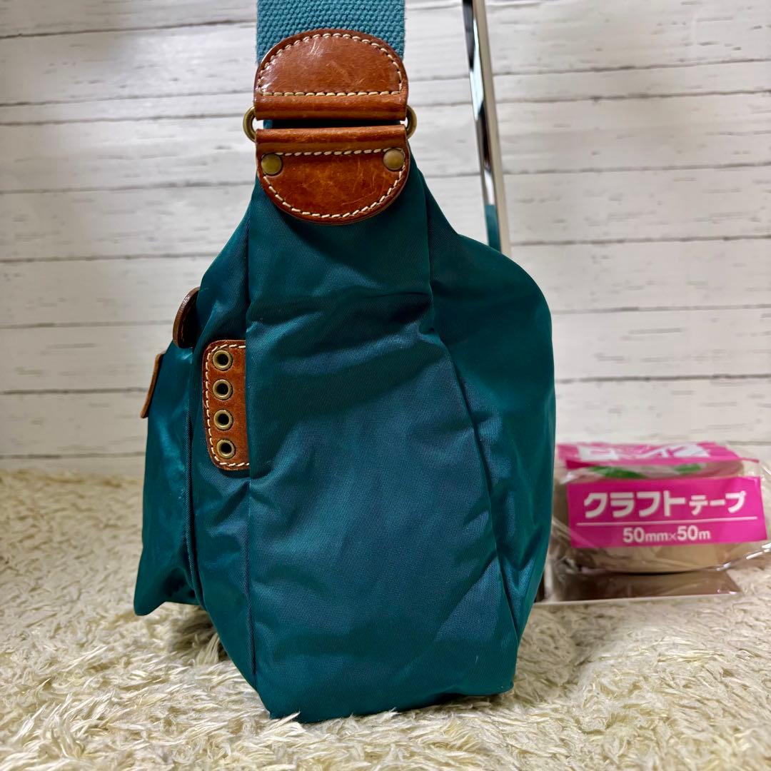 最終値下フェリージ ショルダーバッグ 斜め掛け　ナイロン レザー 05/4希少色