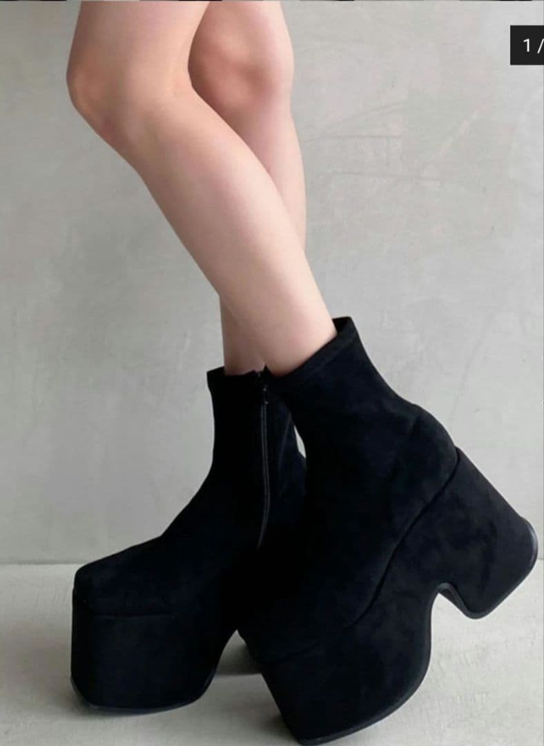 RESEXXY 新作 スエード ショート ブーツ　Sサイズ