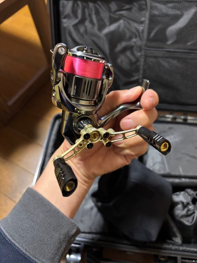 新年価格:新品未使用22STELLA c1000箱付き。34ハンドルセット