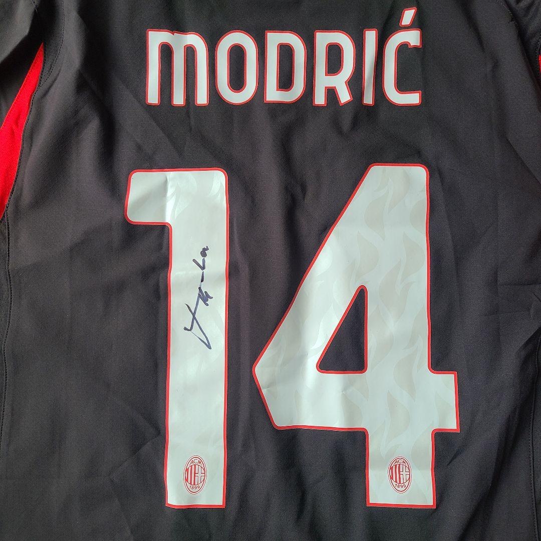 サイン入り ルカ・モドリッチ ACミラン