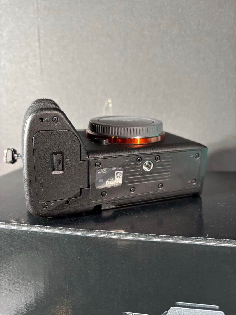 新品同様品　ILCE-7M4K シャッター数15回