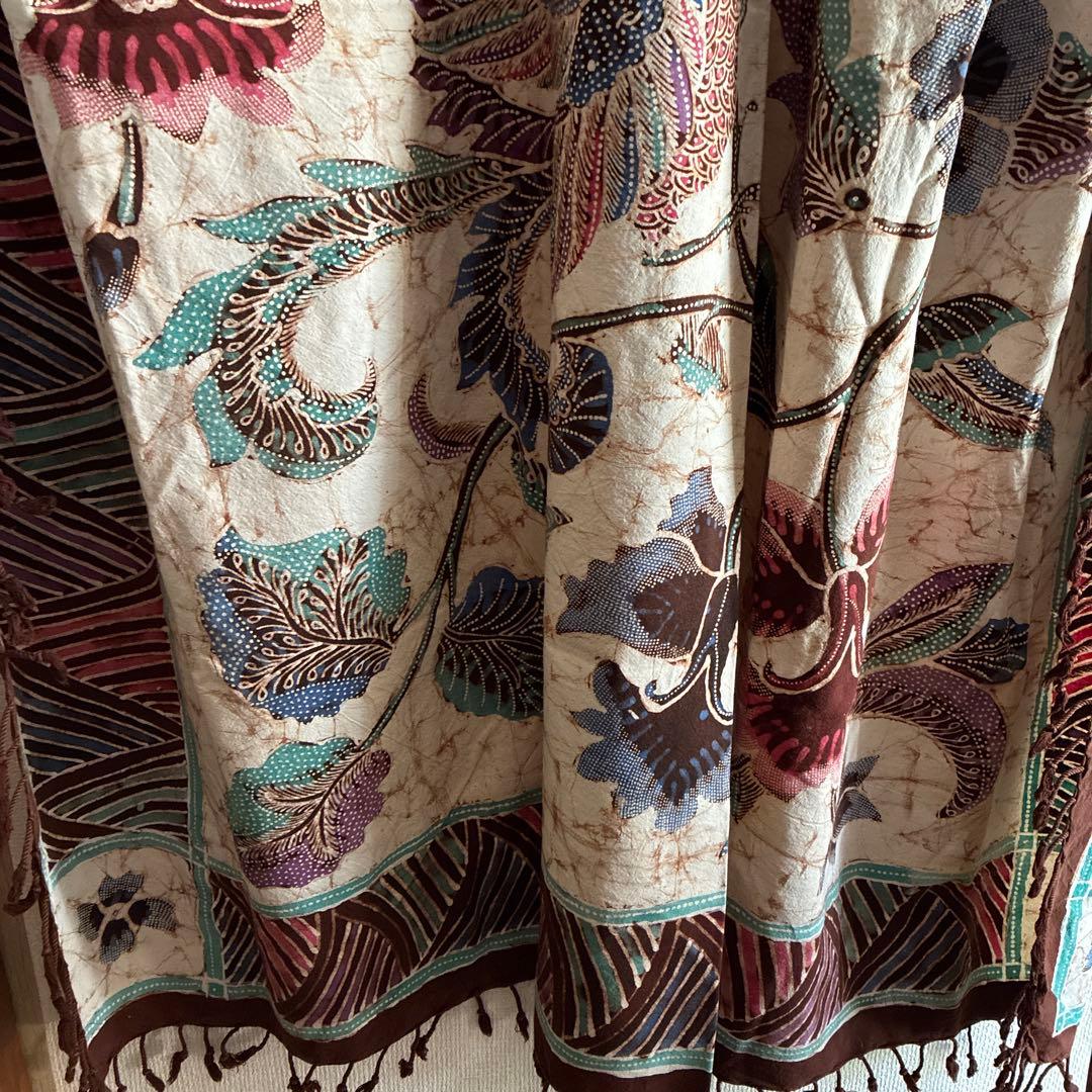 【美品】鳥と花柄のろうけつ染めテーブルクロス・タンスカバー136×128.5