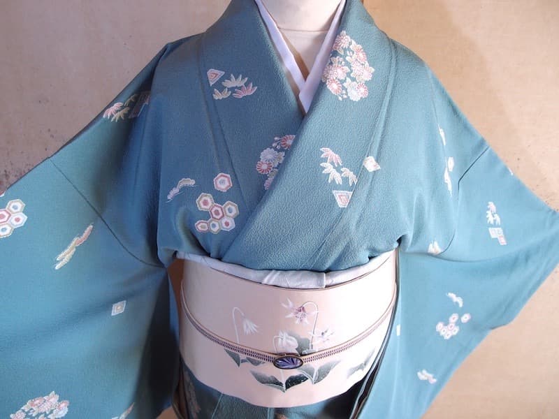 おまとめ専用　塩瀬名古屋帯（カタクリの花）刺繍入　長392 正絹