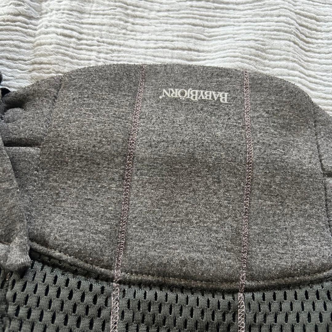 ハーモニー 抱っこ紐　ベビービョルン ブラック 黒 メッシュ よだれカバー付き