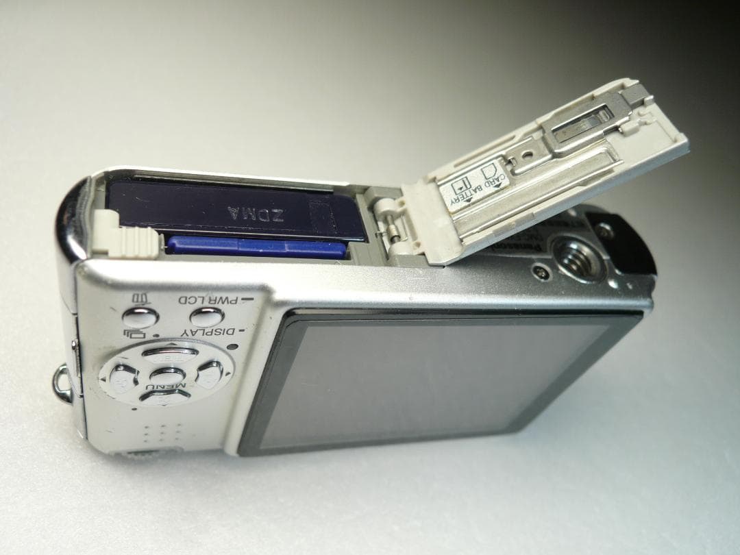 LUMIX★DMC-FX8⭐️美品❤️完品(箱が無いだけ)⭕️安心の実働品