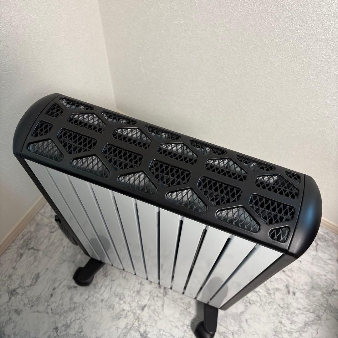 美品✨除菌済み✨リモコン付き　デロンギ　ヒーター　ブラック　MDHU15-BK