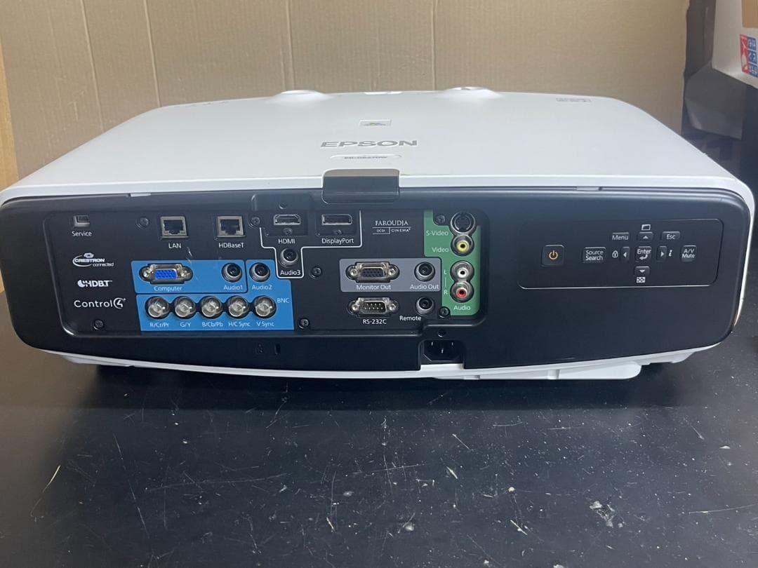 EPSON EB-G6270W 6500lm プロジェクター本体