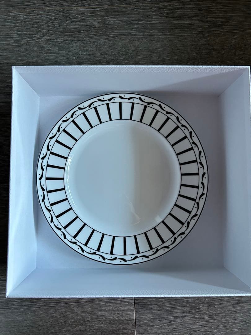 【新品未使用】Dior 丸プレート27cm