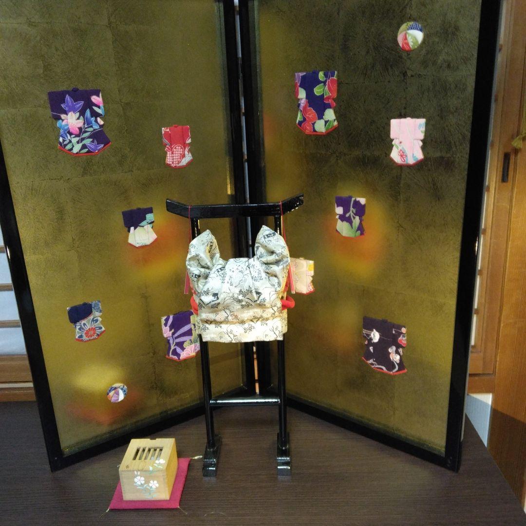 押し絵　着物尽くし　金の2曲屏風