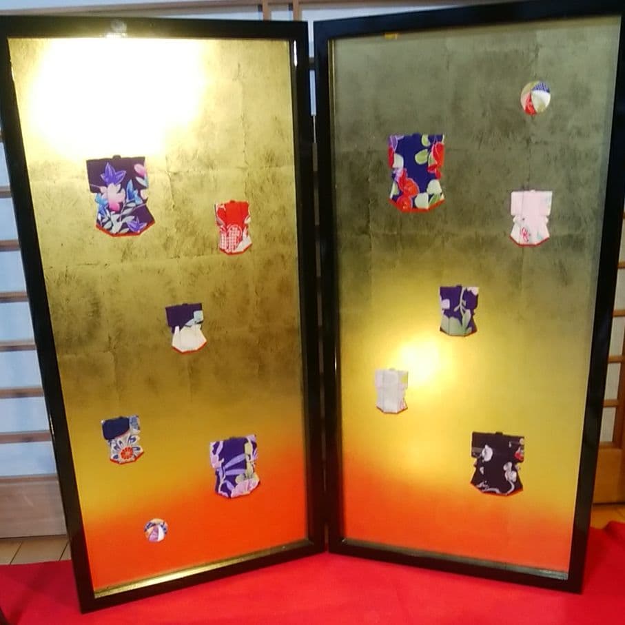 押し絵　着物尽くし　金の2曲屏風