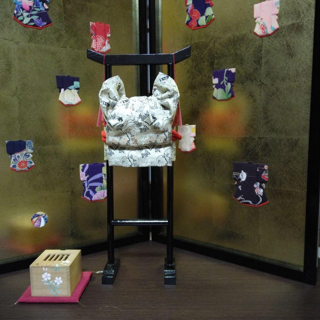 押し絵　着物尽くし　金の2曲屏風