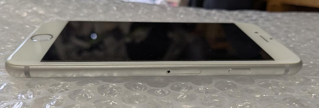 Apple iPhone8 64GB シルバー docomo SIMフリー 美品