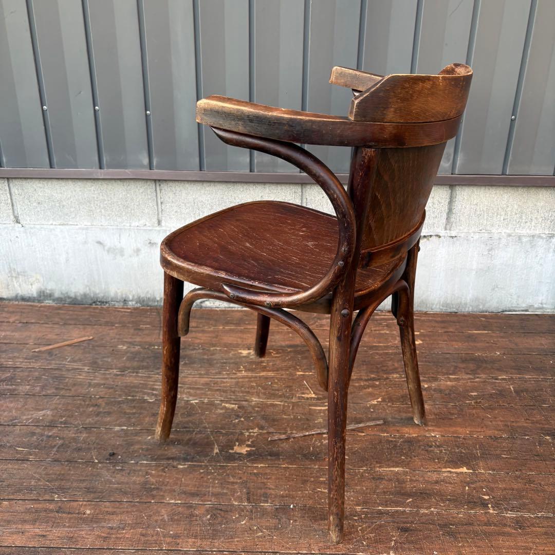 ①ルーマニア製 ヴィンテージ ベントウッドチェア アームチェア 曲木椅子 カフェ