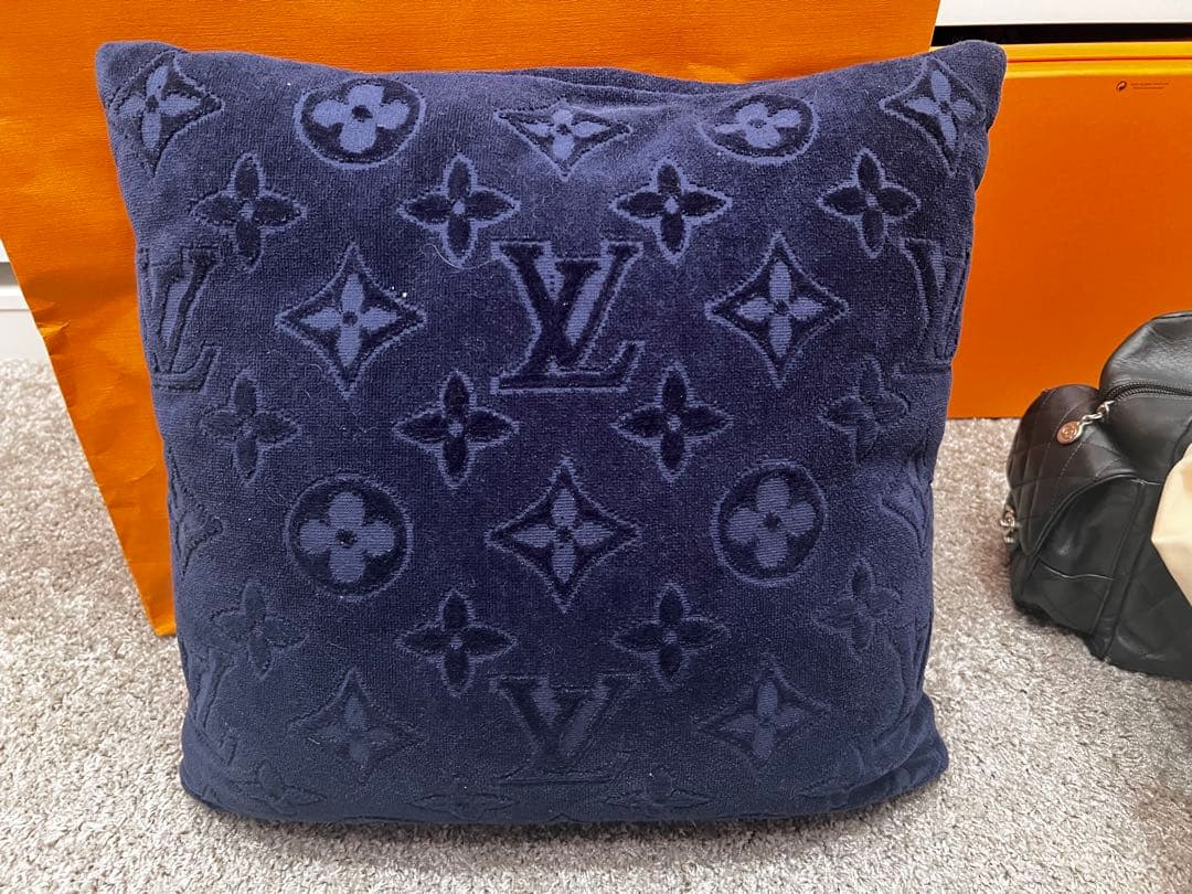 LOUIS VUITTON クッション・LV バケーション ネイビー2個ペア