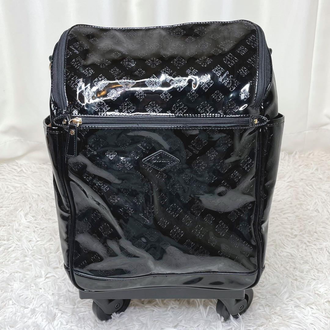 ✨新品級✨SWANY スワニー　キャリーカー　エナメル ブラック　総柄