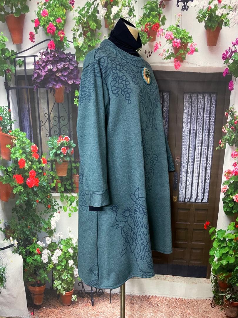 花210新品 厚手 裏起毛 上品♪ ボタニカルプリント Aラインワンピース