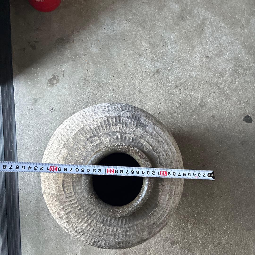 紹興酒漬け込む壺　　円筒形陶器　中国浙江省紹興市の壺