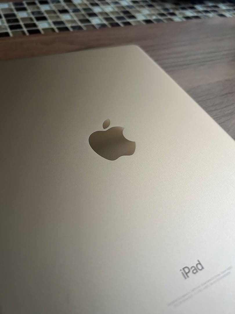 ゴールド iPad 第5世代 Wi-Fi 本体 32gb