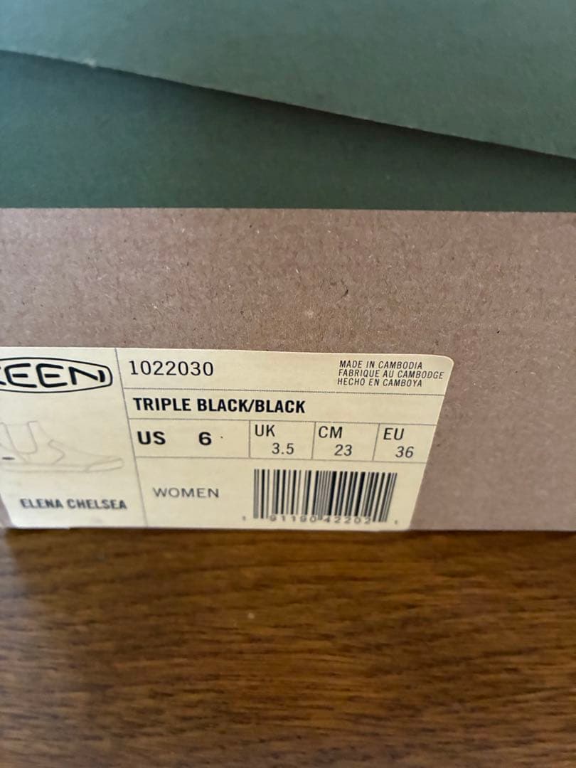 新品未使用　KEEN ブラック チェルシーブーツ　23センチ