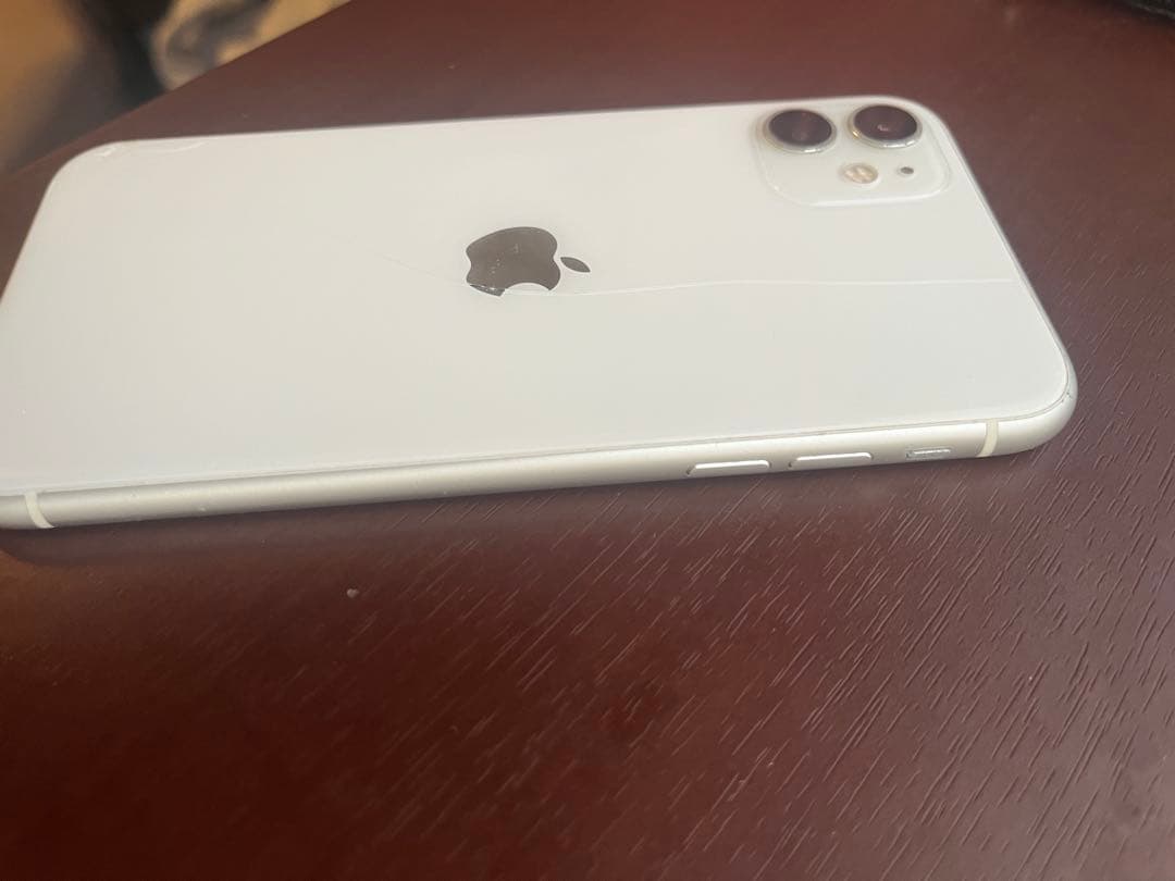 Apple iPhone 11 ホワイト 本体のみ