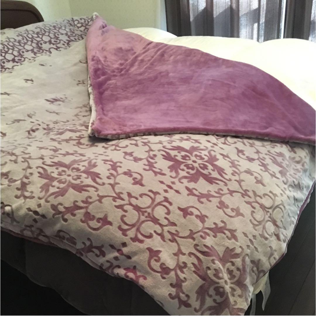 新品未使用品　希少なクイーンサイズ　西川　掛け布団カバー　ラベンダー色　フワフワ