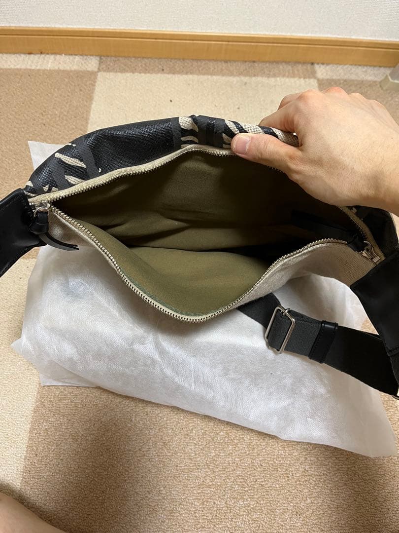 [最終値下げ！] ヴィヴィアンウエストウッド　ボディバッグ