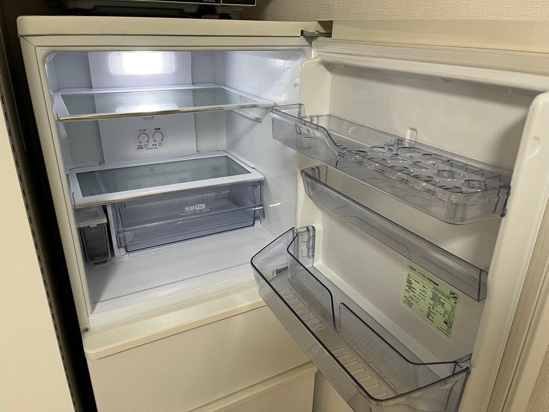 ☆自動製氷付き☆AQUA 冷蔵庫 【AQR-SV24J】ホワイト