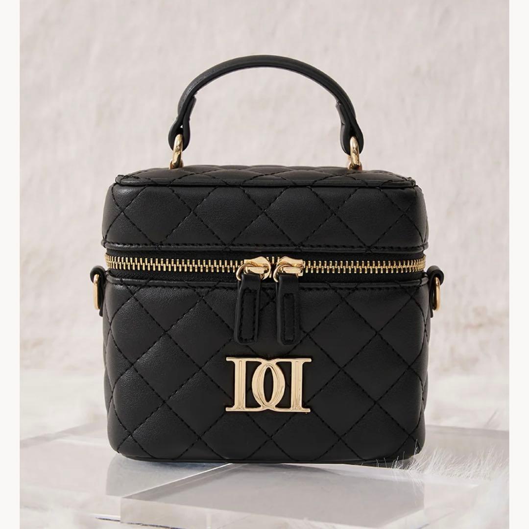 新品未使用　ダーリッチゴールドパーツキルティングスクエアミニバッグブラック