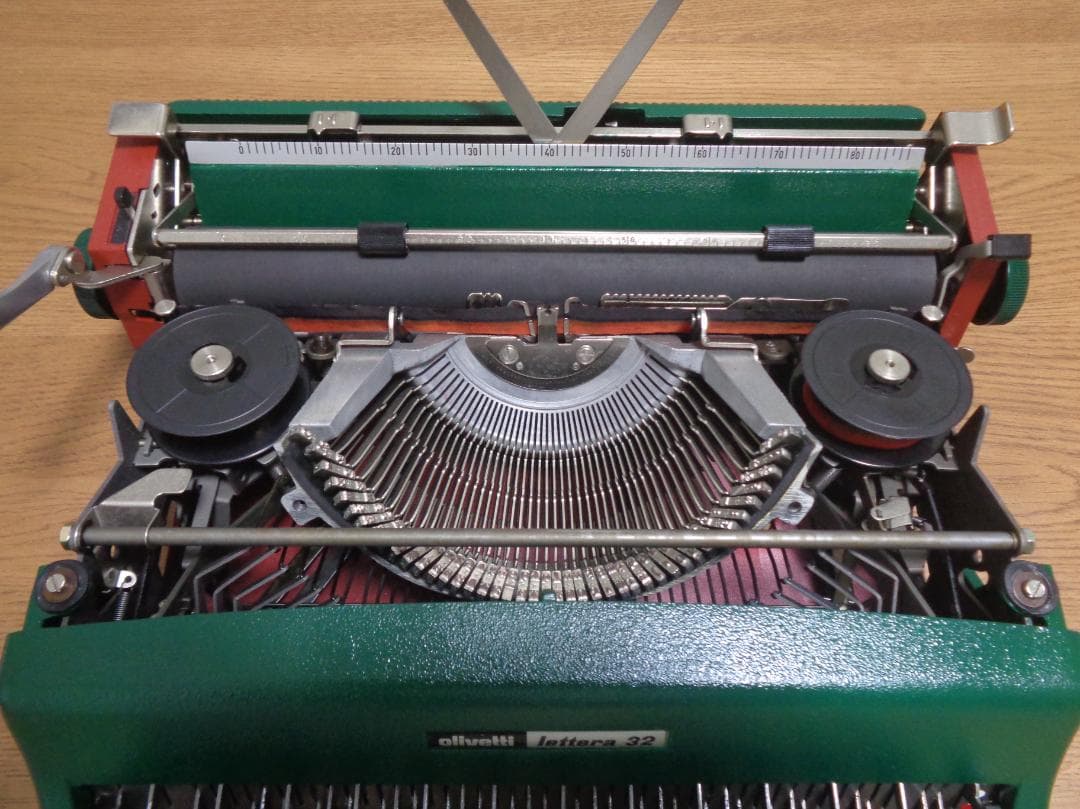 GUCCIケース olivettilettera32タイプライターシェリーライン