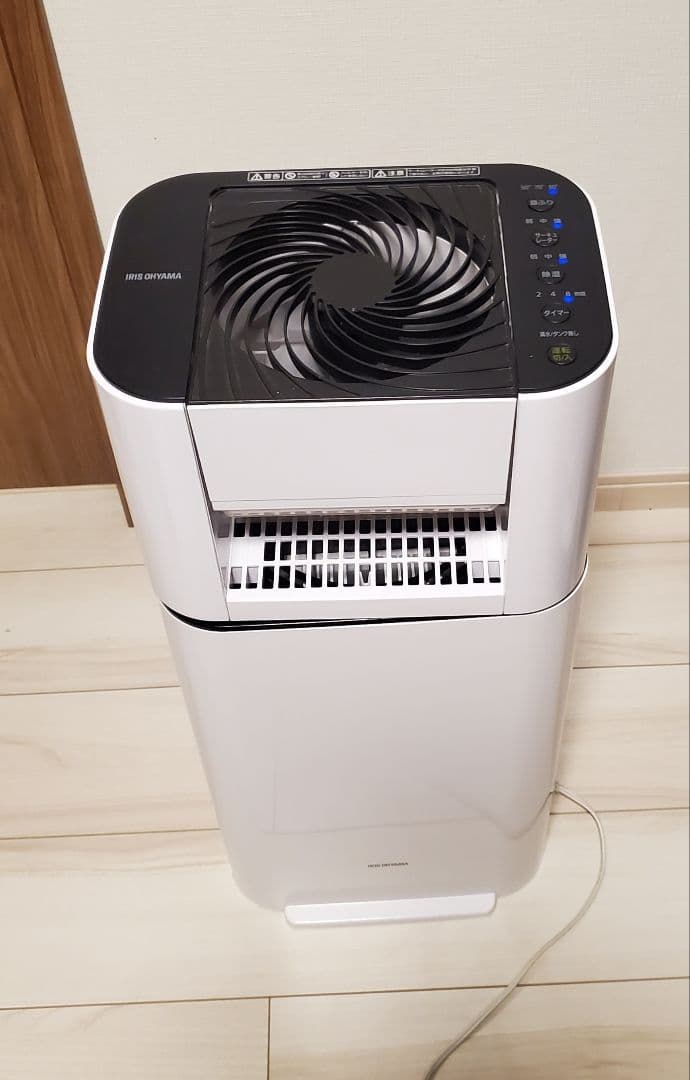 【花粉時の室内干しに】アイリスオーヤマ除湿機 IJD-I50-W 2020年製