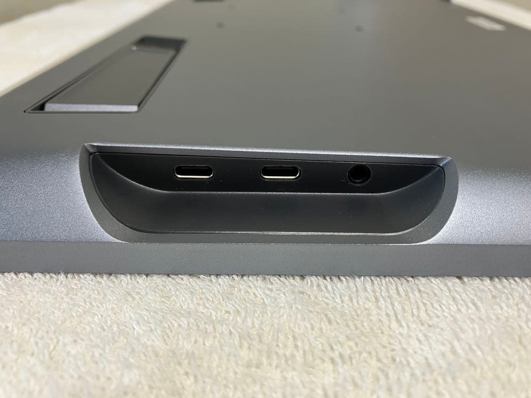 HUION Kamvas Pro 19（グローブ・左手デバイスなし）