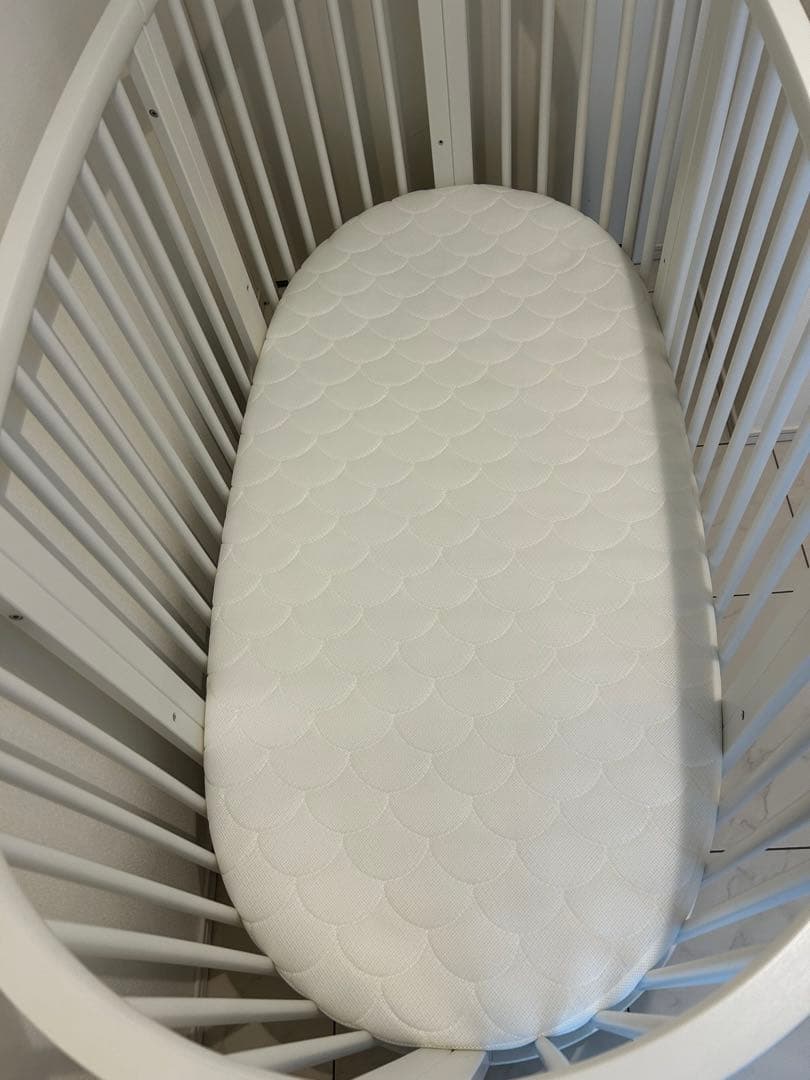 STOKKE ベビーベッド マットレス　シーツ　メッシュライナー付き