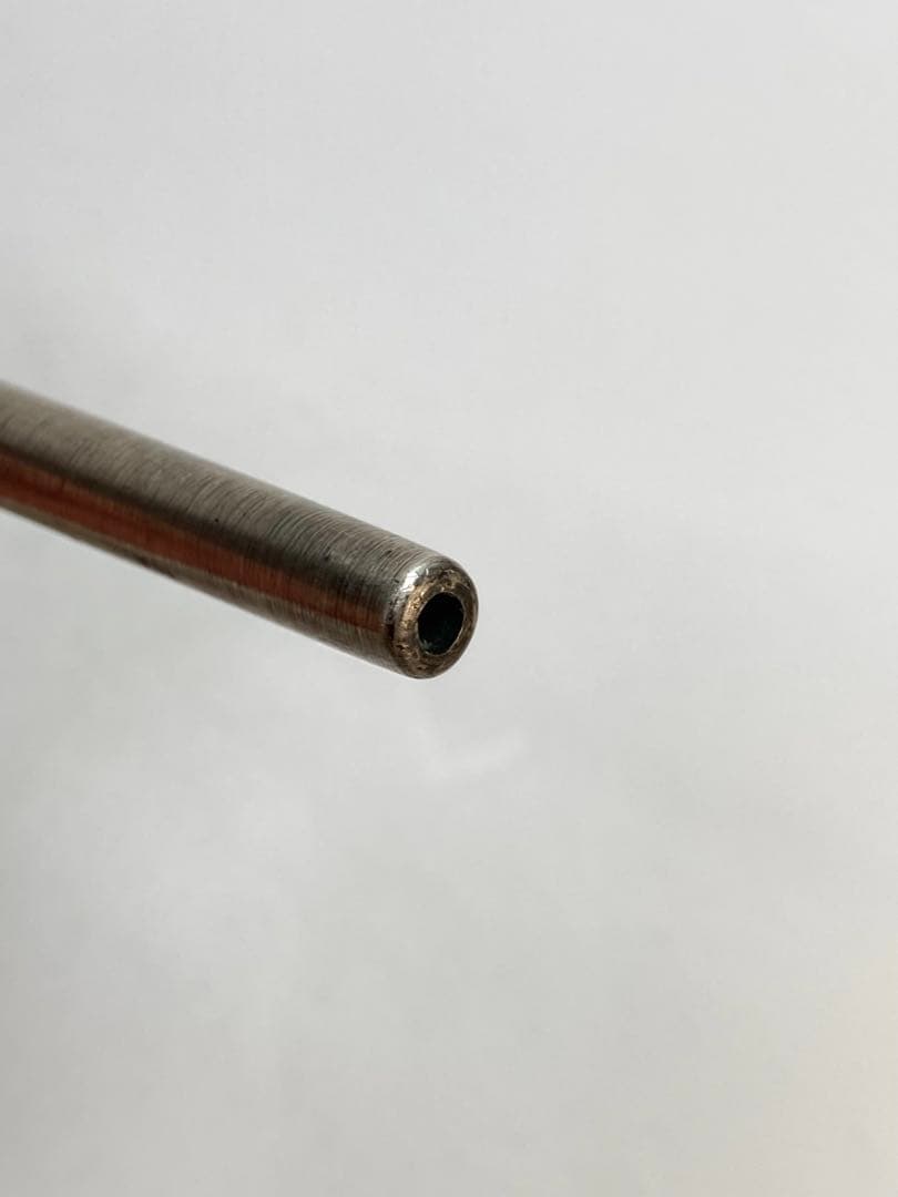 長い阿多張り煙管　棹真鍮吸い口銀製　阿多中村　刻印　鹿児島骨董逸品　31.5cm