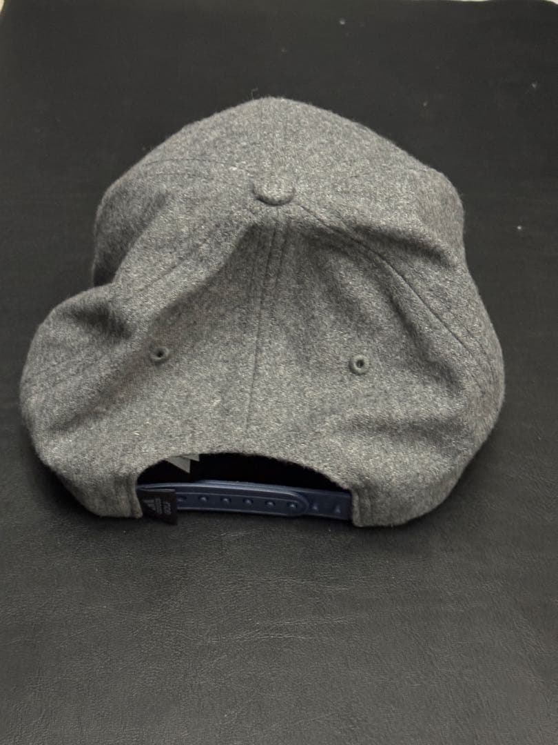 adidas スリーストライプクラブキャップ　アイアンロゴ　ゴルフ　キャップ