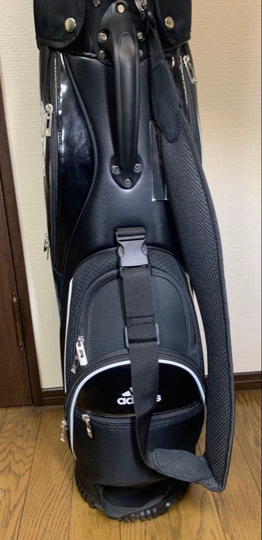 未使用　adidas キャディバッグ ブラック　軽量AWR92 ゴルフバッグ