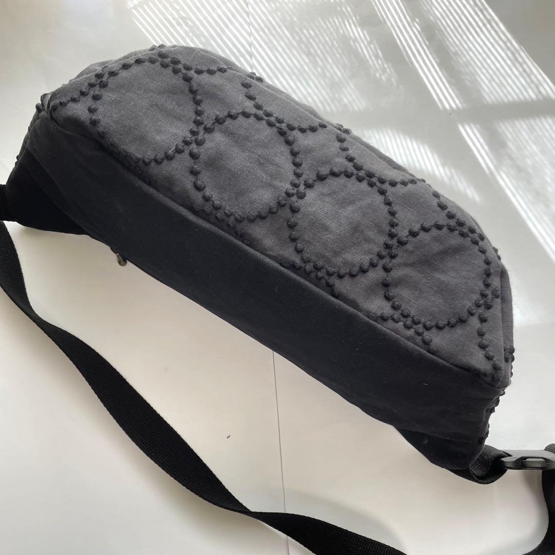 ミナペルホネン タンバリンチャコール　ハンドメイドボディバッグ