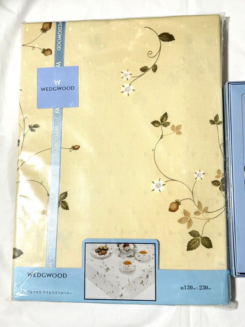 新品　ウエッジウッド　テーブルクロス　130×230㎝　ティーマット他セット