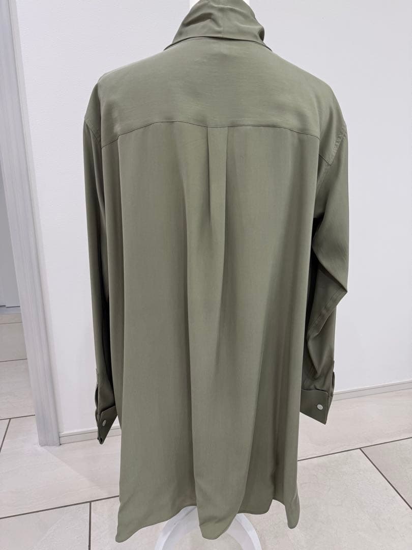 LOEWE SILK100％ オリーブグリーンブラウス