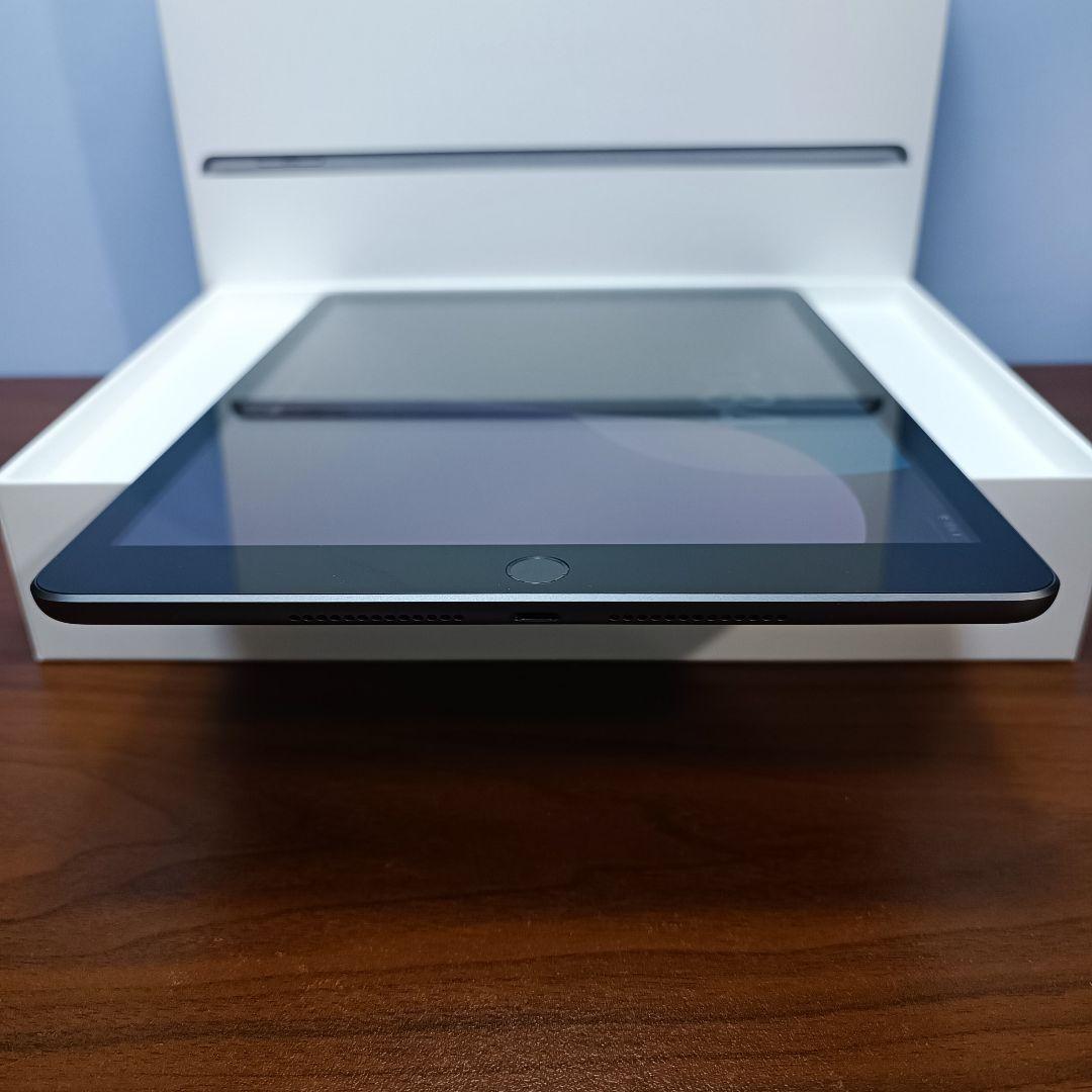 (美品) iPad 10.2 第7世代 WiFi 32GB キーボード付き
