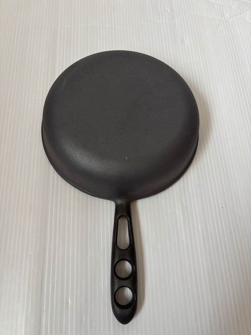 おもいのフライパン　OMOI 鋳鉄フライパン 20cm レシピブック付き