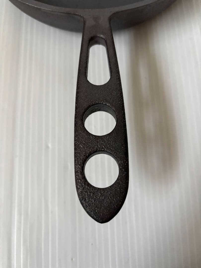 おもいのフライパン　OMOI 鋳鉄フライパン 20cm レシピブック付き