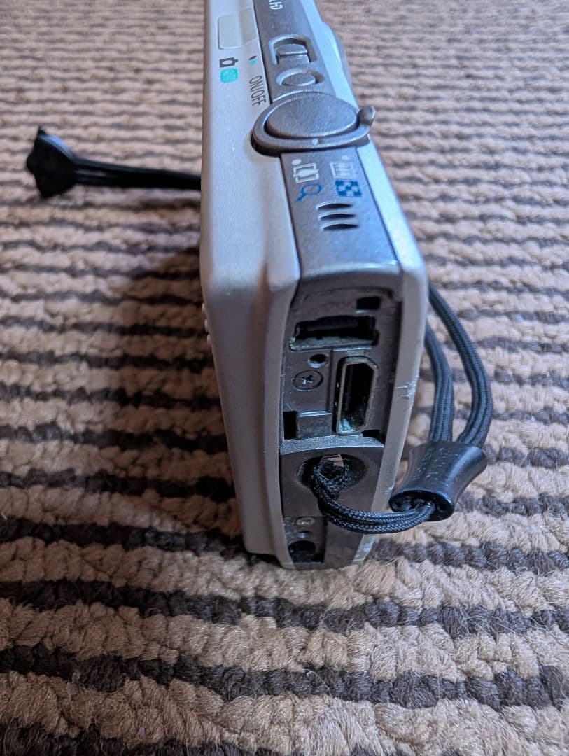 【ジャンク】Canon IXY 430F シルバー (タッチパネル不良・撮影可)